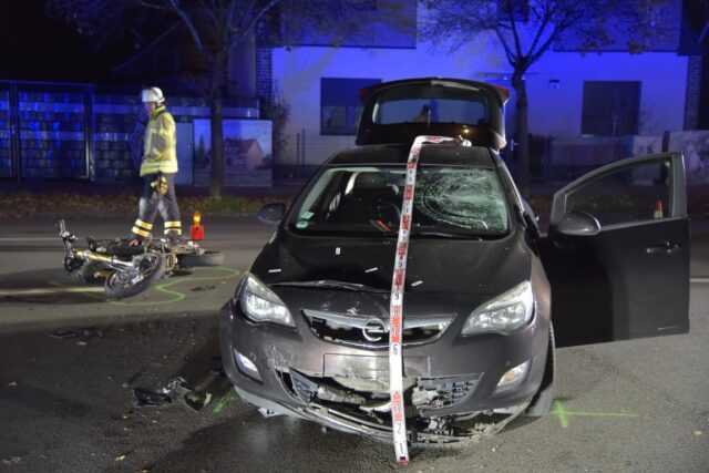 Bei dem Kreuzungsunfall in Winsen (Luhe) wurde ein 18-Jähriger Motorradfahrer schwer verletzt. Foto: Hamann